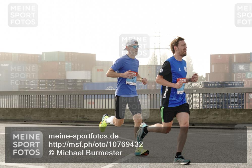03.10.2026 - Köhlbrandbrückenlauf Michael Burmester http://msf.ph/oto/10769432 03.10.2026 09:11:19 Position 3  meine-sportfotos.de