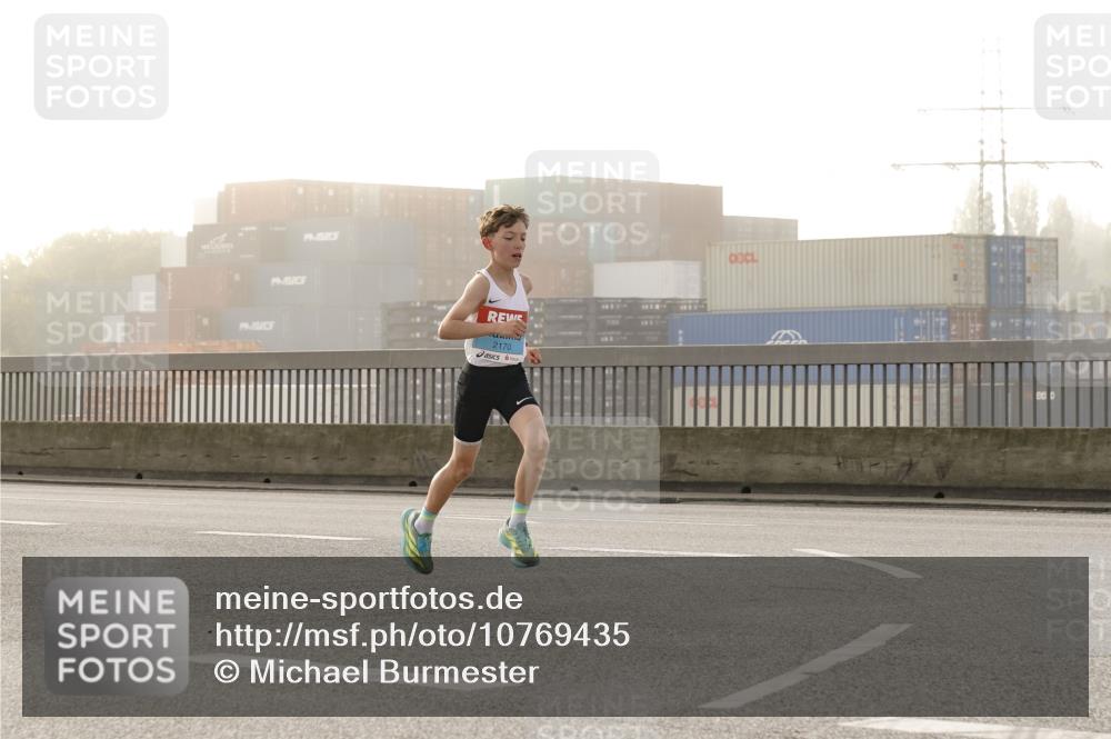 03.10.2026 - Köhlbrandbrückenlauf Michael Burmester http://msf.ph/oto/10769435 03.10.2026 09:11:24 Position 3 2170 meine-sportfotos.de