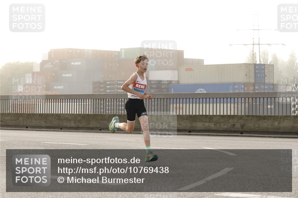 03.10.2026 - Köhlbrandbrückenlauf Michael Burmester http://msf.ph/oto/10769438 03.10.2026 09:11:24 Position 3  meine-sportfotos.de