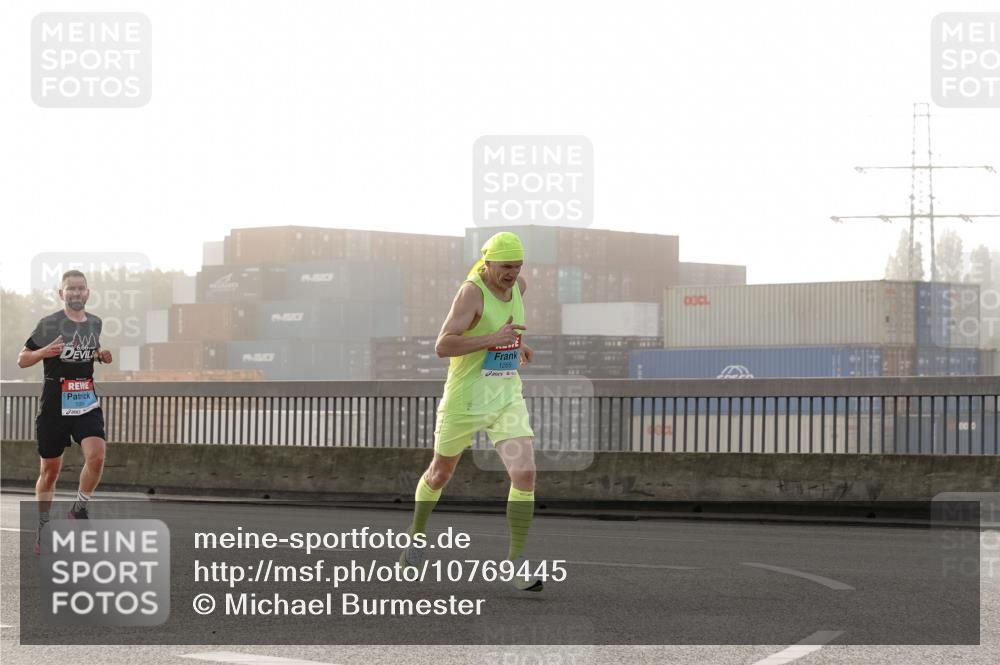 03.10.2026 - Köhlbrandbrückenlauf Michael Burmester http://msf.ph/oto/10769445 03.10.2026 09:11:27 Position 3 1001, 1265 meine-sportfotos.de