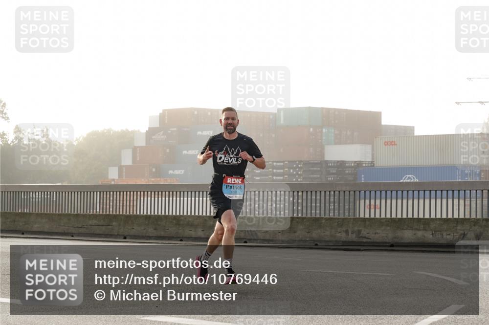 03.10.2026 - Köhlbrandbrückenlauf Michael Burmester http://msf.ph/oto/10769446 03.10.2026 09:11:28 Position 3 6, 66, 1091 meine-sportfotos.de