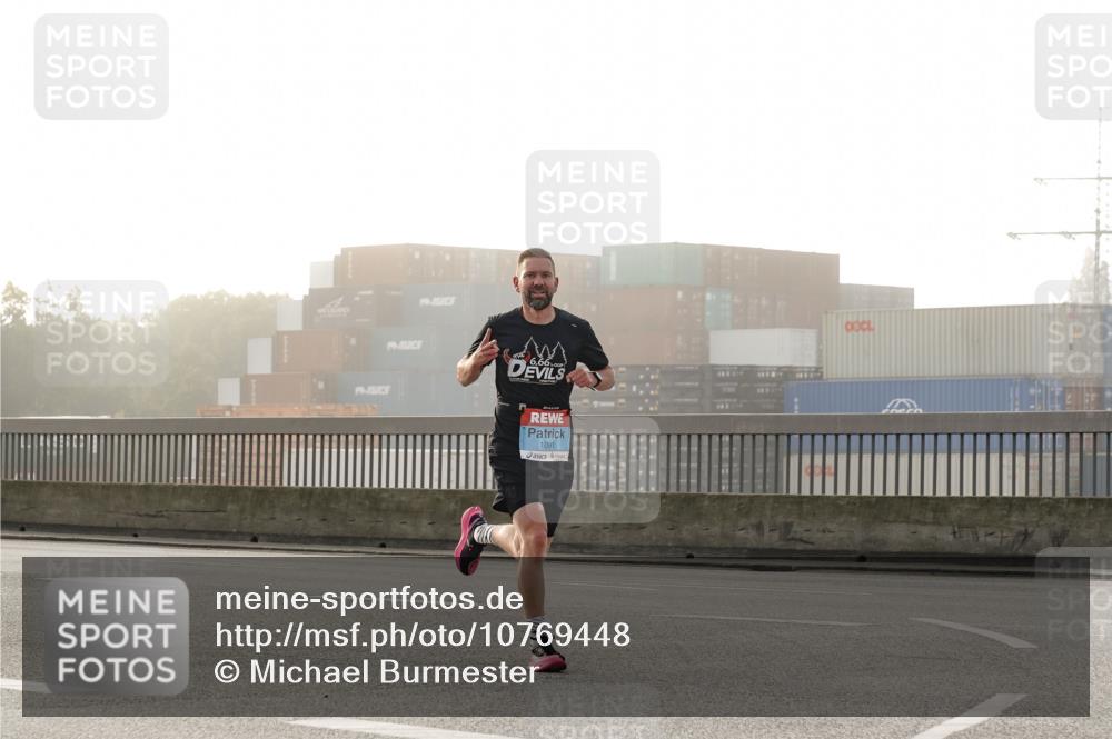 03.10.2026 - Köhlbrandbrückenlauf Michael Burmester http://msf.ph/oto/10769448 03.10.2026 09:11:28 Position 3 6, 66, 1091 meine-sportfotos.de