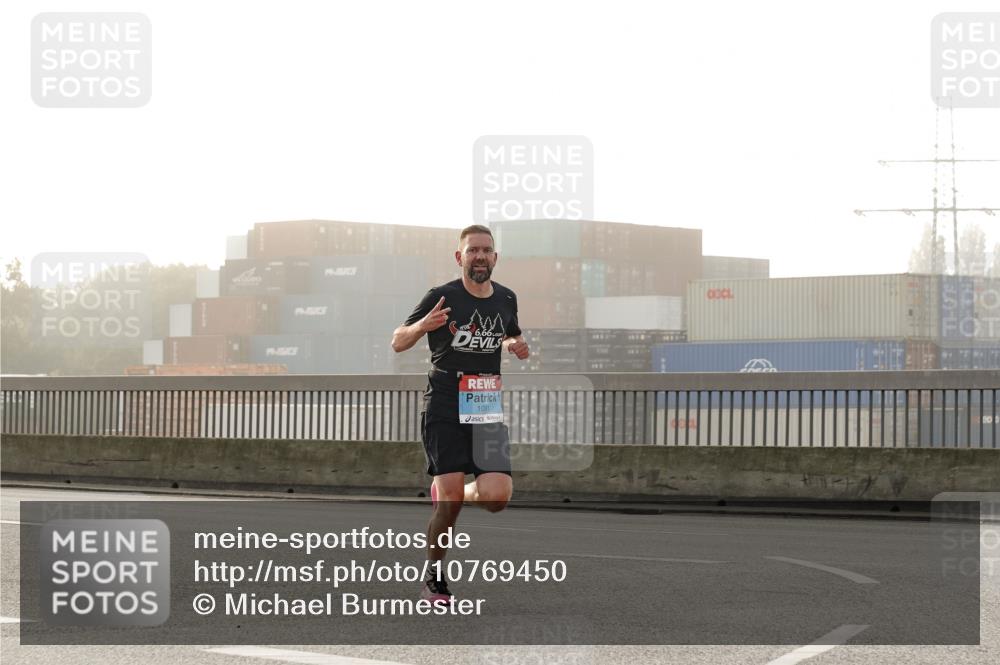 03.10.2026 - Köhlbrandbrückenlauf Michael Burmester http://msf.ph/oto/10769450 03.10.2026 09:11:28 Position 3 6, 66, 1091 meine-sportfotos.de