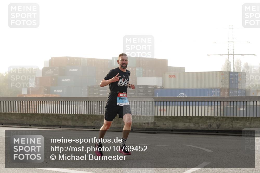 03.10.2026 - Köhlbrandbrückenlauf Michael Burmester http://msf.ph/oto/10769452 03.10.2026 09:11:28 Position 3 1081 meine-sportfotos.de