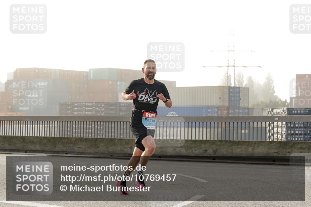 03.10.2026 - Köhlbrandbrückenlauf Michael Burmester http://msf.ph/oto/10769457 03.10.2026 09:11:28 Position 3 1091, 220 meine-sportfotos.de