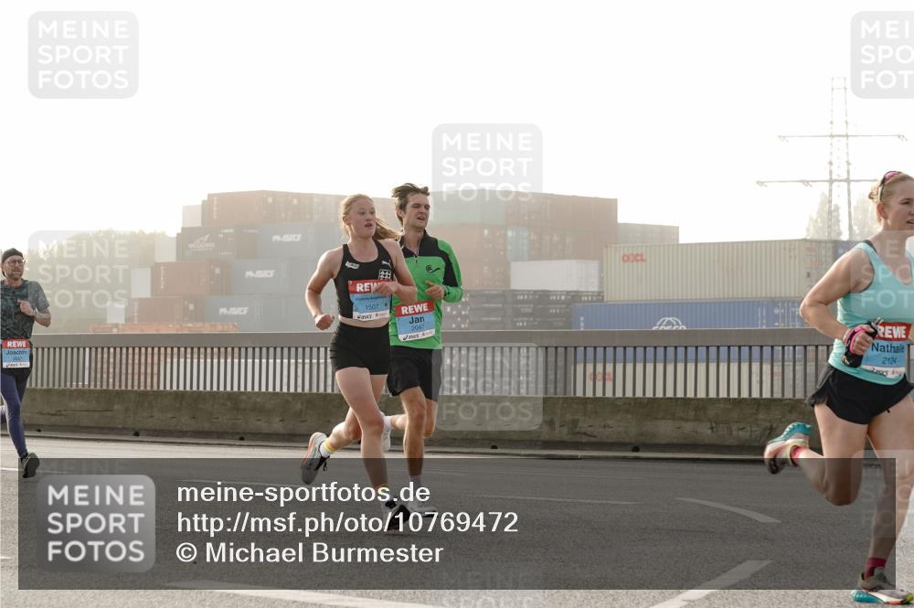 03.10.2026 - Köhlbrandbrückenlauf Michael Burmester http://msf.ph/oto/10769472 03.10.2026 09:11:34 Position 3 1507, 2047, 2124 meine-sportfotos.de