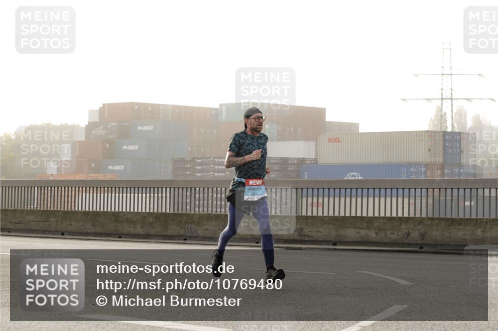 03.10.2026 - Köhlbrandbrückenlauf Michael Burmester http://msf.ph/oto/10769480 03.10.2026 09:11:36 Position 3 2067 meine-sportfotos.de