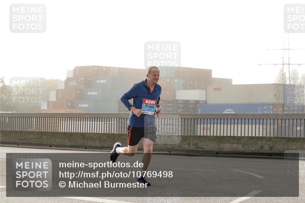 03.10.2026 - Köhlbrandbrückenlauf Michael Burmester http://msf.ph/oto/10769498 03.10.2026 09:11:40 Position 3 2375 meine-sportfotos.de