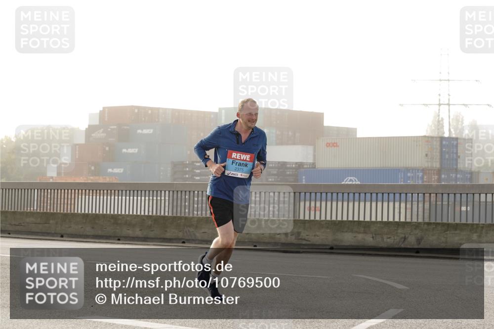 03.10.2026 - Köhlbrandbrückenlauf Michael Burmester http://msf.ph/oto/10769500 03.10.2026 09:11:40 Position 3 2375 meine-sportfotos.de