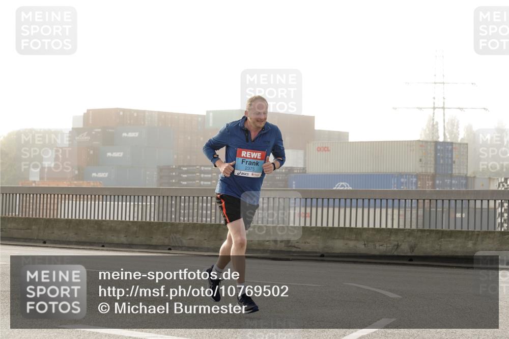 03.10.2026 - Köhlbrandbrückenlauf Michael Burmester http://msf.ph/oto/10769502 03.10.2026 09:11:40 Position 3 2375 meine-sportfotos.de
