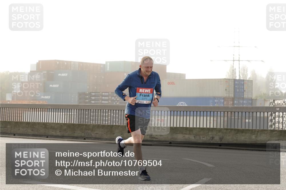 03.10.2026 - Köhlbrandbrückenlauf Michael Burmester http://msf.ph/oto/10769504 03.10.2026 09:11:40 Position 3 2375 meine-sportfotos.de