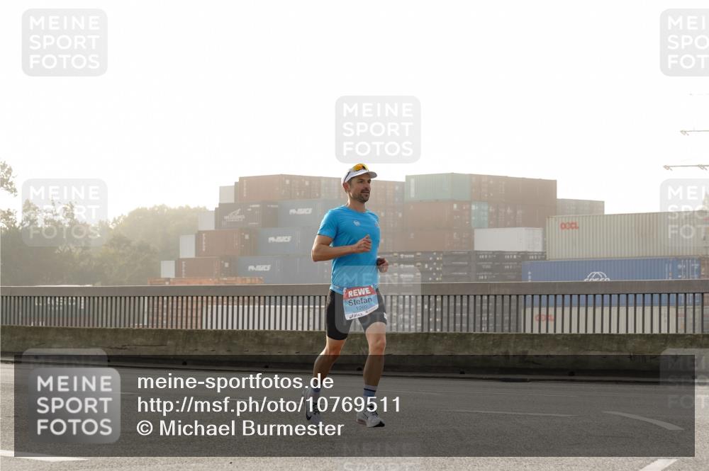03.10.2026 - Köhlbrandbrückenlauf Michael Burmester http://msf.ph/oto/10769511 03.10.2026 09:11:45 Position 3 1260 meine-sportfotos.de