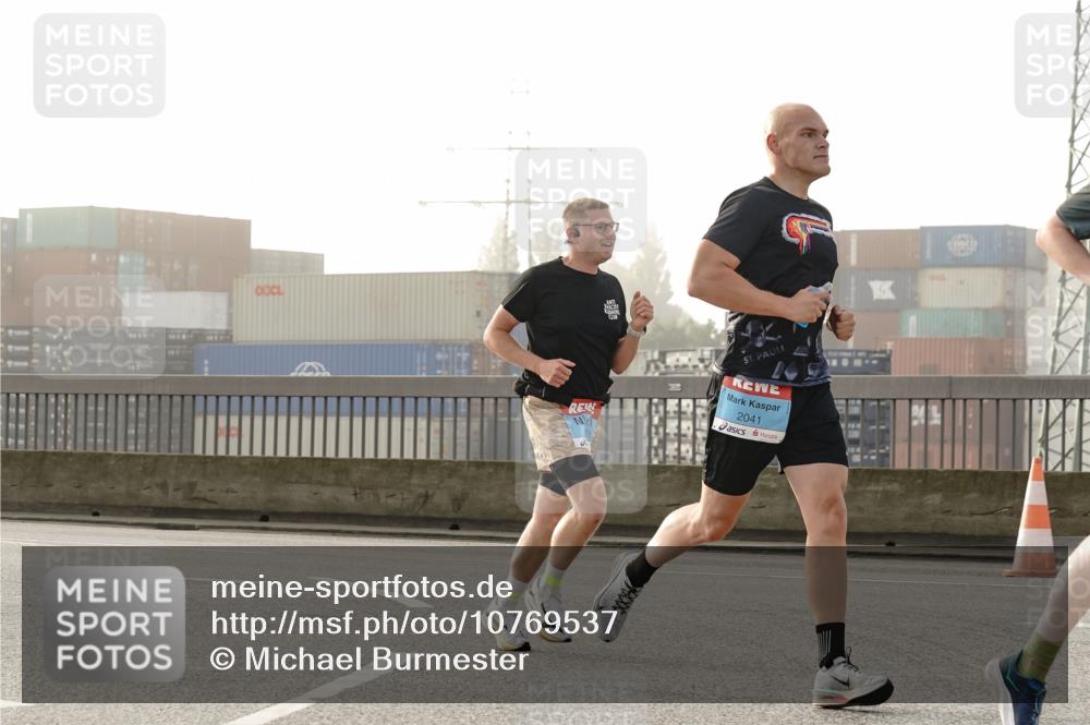 03.10.2026 - Köhlbrandbrückenlauf Michael Burmester http://msf.ph/oto/10769537 03.10.2026 09:11:51 Position 3 2041 meine-sportfotos.de