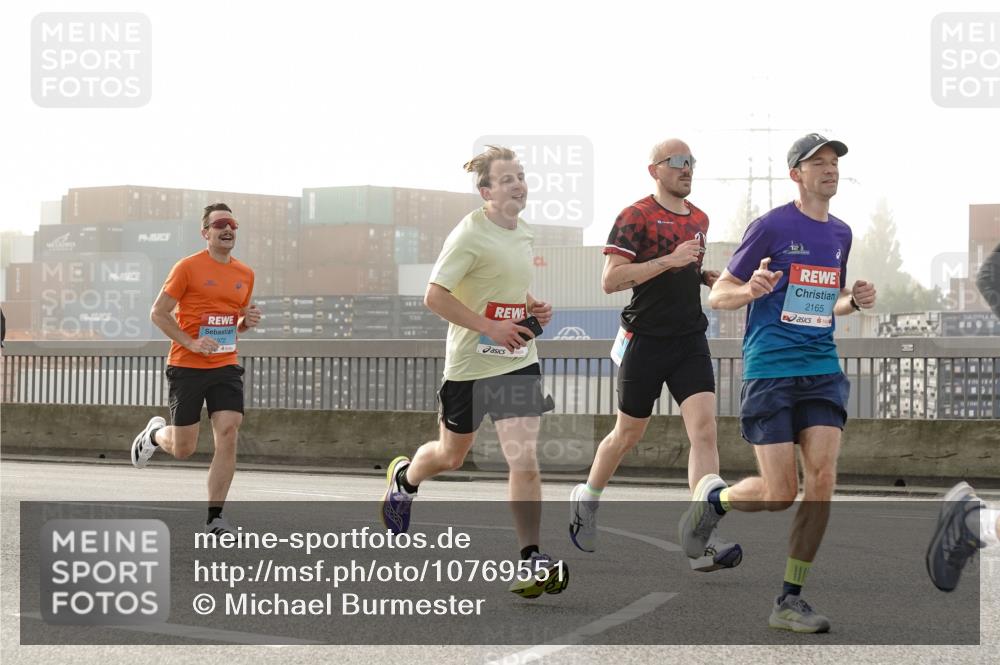03.10.2026 - Köhlbrandbrückenlauf Michael Burmester http://msf.ph/oto/10769551 03.10.2026 09:11:56 Position 3 972, 2165 meine-sportfotos.de