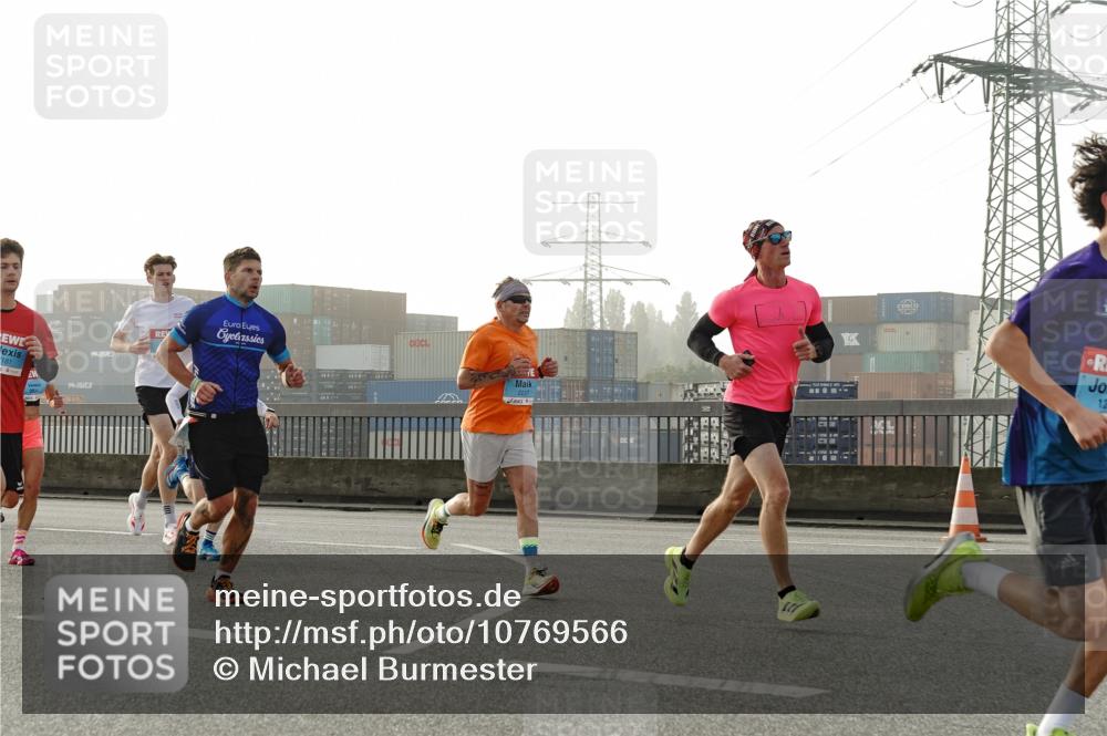 03.10.2026 - Köhlbrandbrückenlauf Michael Burmester http://msf.ph/oto/10769566 03.10.2026 09:11:58 Position 3 181, 2237, 12 meine-sportfotos.de