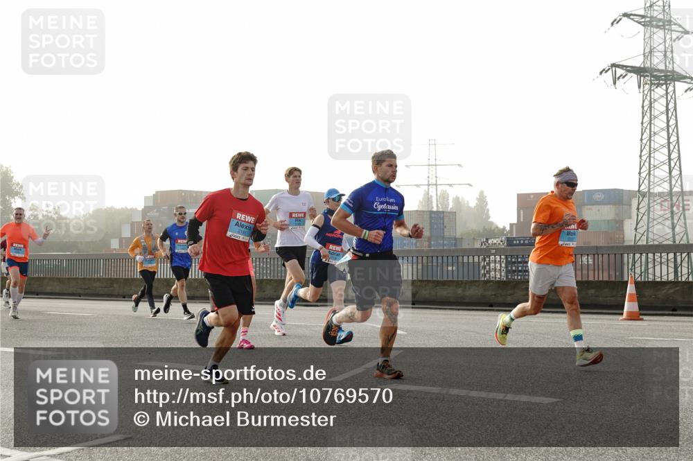 03.10.2026 - Köhlbrandbrückenlauf Michael Burmester http://msf.ph/oto/10769570 03.10.2026 09:11:59 Position 3 2181 meine-sportfotos.de