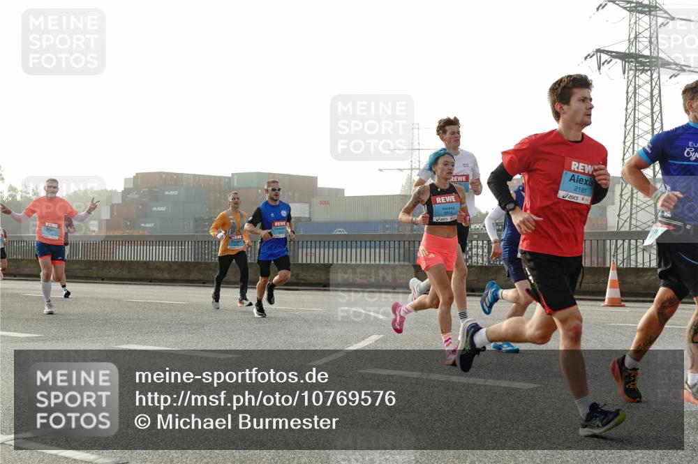 03.10.2026 - Köhlbrandbrückenlauf Michael Burmester http://msf.ph/oto/10769576 03.10.2026 09:12:00 Position 3 2181, 3804 meine-sportfotos.de