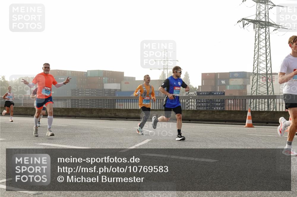 03.10.2026 - Köhlbrandbrückenlauf Michael Burmester http://msf.ph/oto/10769583 03.10.2026 09:12:01 Position 3  meine-sportfotos.de