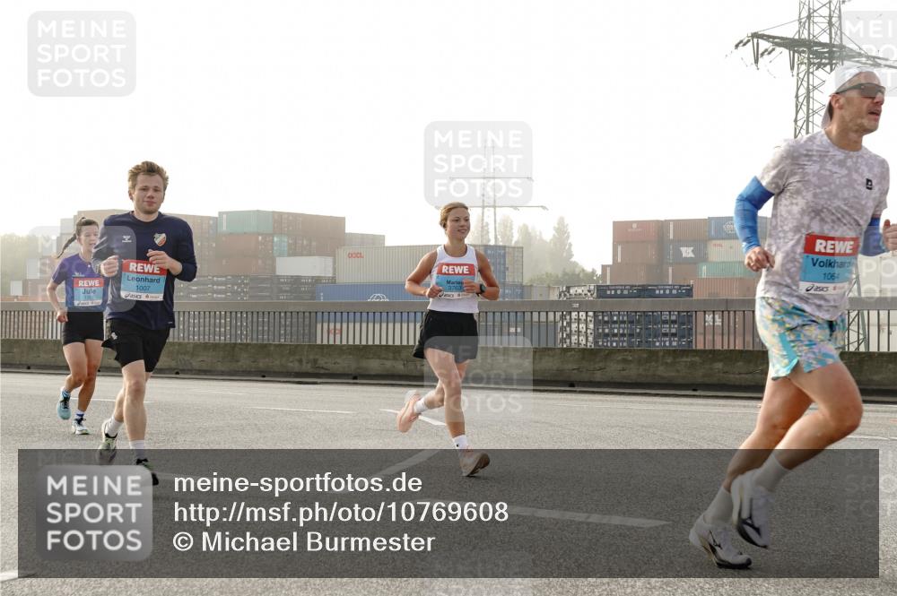 03.10.2026 - Köhlbrandbrückenlauf Michael Burmester http://msf.ph/oto/10769608 03.10.2026 09:12:04 Position 3 1357, 1007, 3763, 1064 meine-sportfotos.de