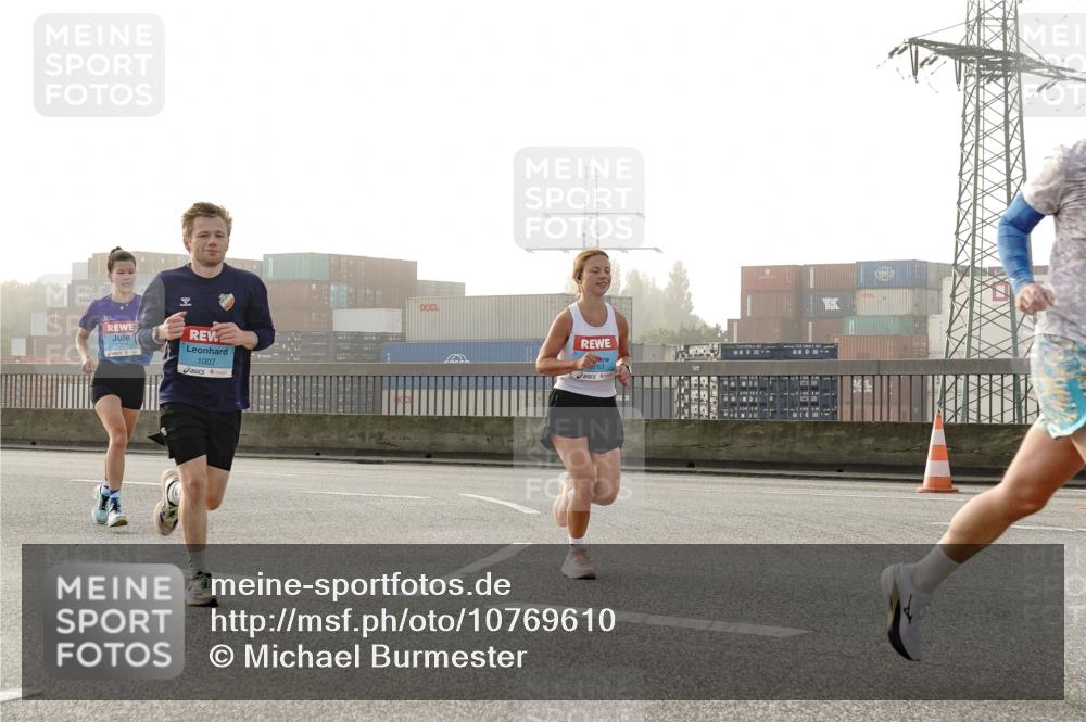03.10.2026 - Köhlbrandbrückenlauf Michael Burmester http://msf.ph/oto/10769610 03.10.2026 09:12:04 Position 3 1007 meine-sportfotos.de