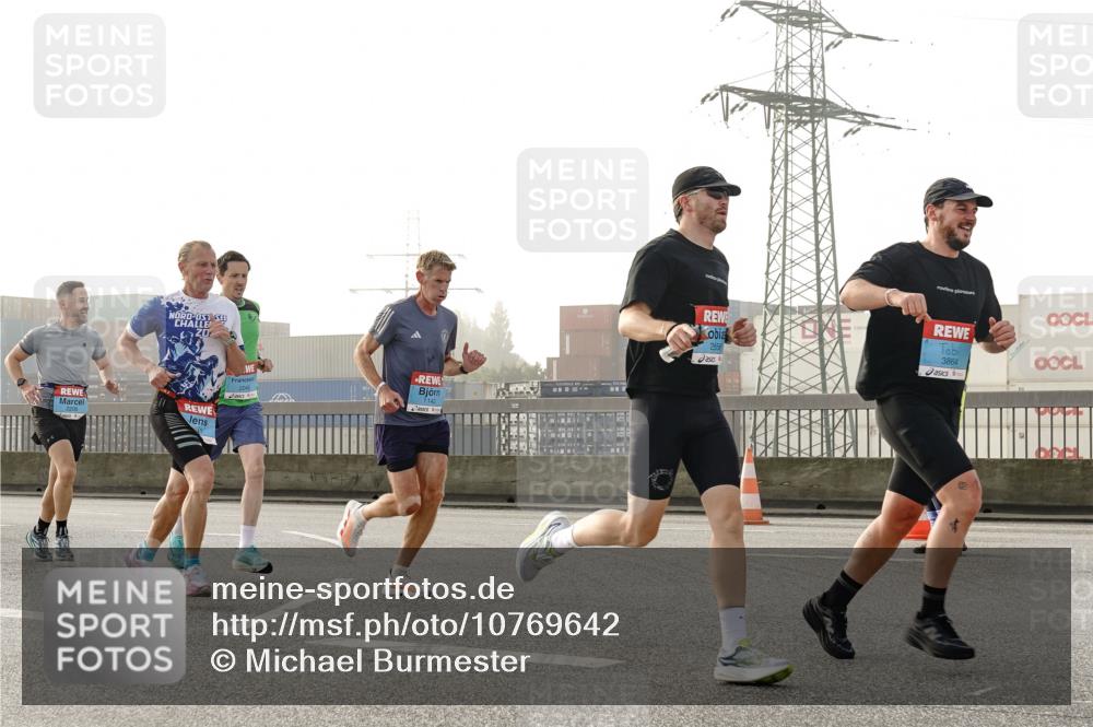 03.10.2026 - Köhlbrandbrückenlauf Michael Burmester http://msf.ph/oto/10769642 03.10.2026 09:12:10 Position 3 2, 58, 3864 meine-sportfotos.de