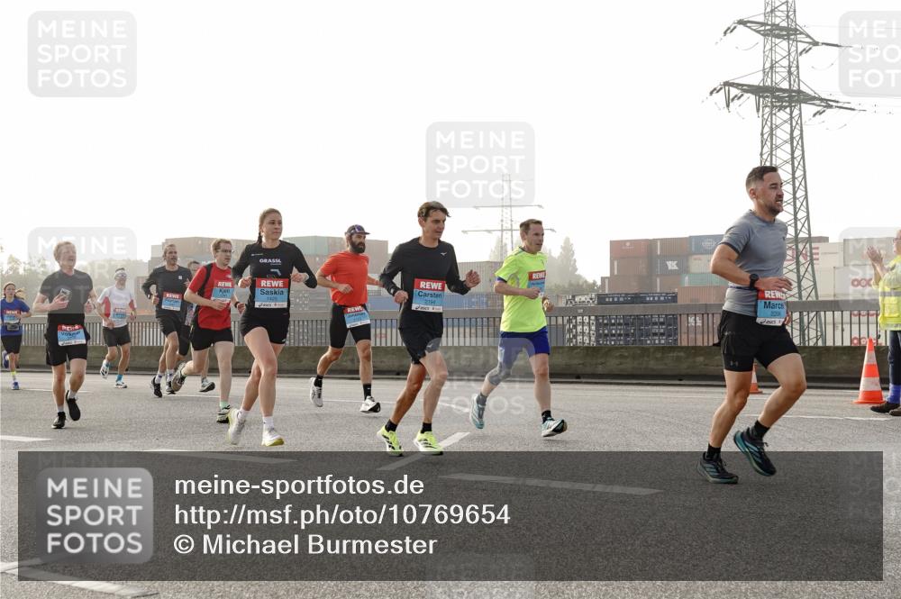 03.10.2026 - Köhlbrandbrückenlauf Michael Burmester http://msf.ph/oto/10769654 03.10.2026 09:12:12 Position 3 2194, 3 meine-sportfotos.de