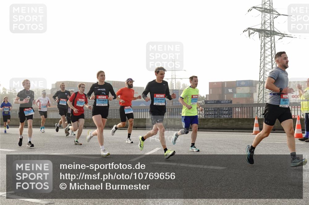 03.10.2026 - Köhlbrandbrückenlauf Michael Burmester http://msf.ph/oto/10769656 03.10.2026 09:12:12 Position 3 2194, 2206 meine-sportfotos.de
