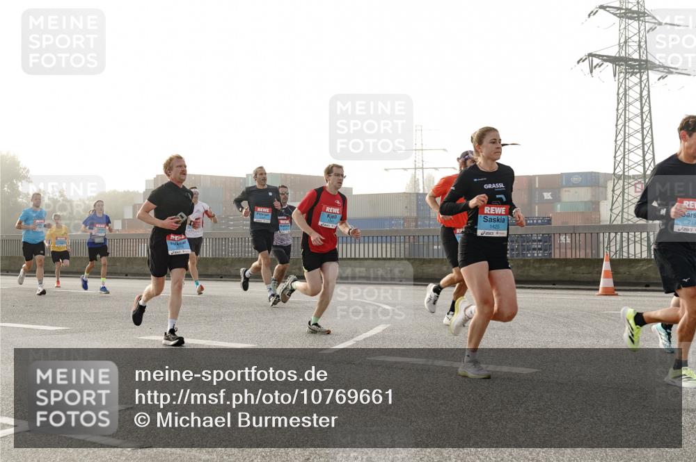 03.10.2026 - Köhlbrandbrückenlauf Michael Burmester http://msf.ph/oto/10769661 03.10.2026 09:12:13 Position 3 1425, 219 meine-sportfotos.de
