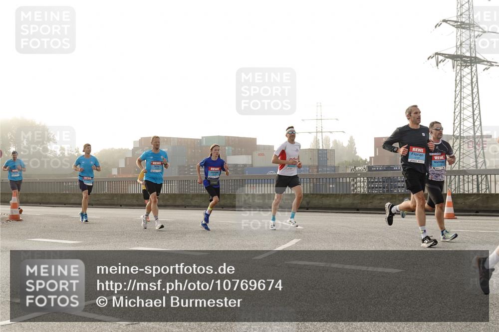 03.10.2026 - Köhlbrandbrückenlauf Michael Burmester http://msf.ph/oto/10769674 03.10.2026 09:12:14 Position 3 2197 meine-sportfotos.de