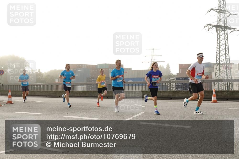 03.10.2026 - Köhlbrandbrückenlauf Michael Burmester http://msf.ph/oto/10769679 03.10.2026 09:12:15 Position 3 2125 meine-sportfotos.de
