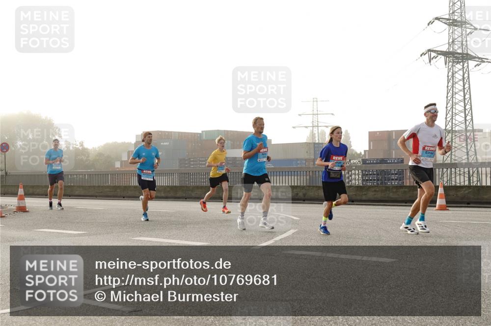 03.10.2026 - Köhlbrandbrückenlauf Michael Burmester http://msf.ph/oto/10769681 03.10.2026 09:12:15 Position 3 2125 meine-sportfotos.de
