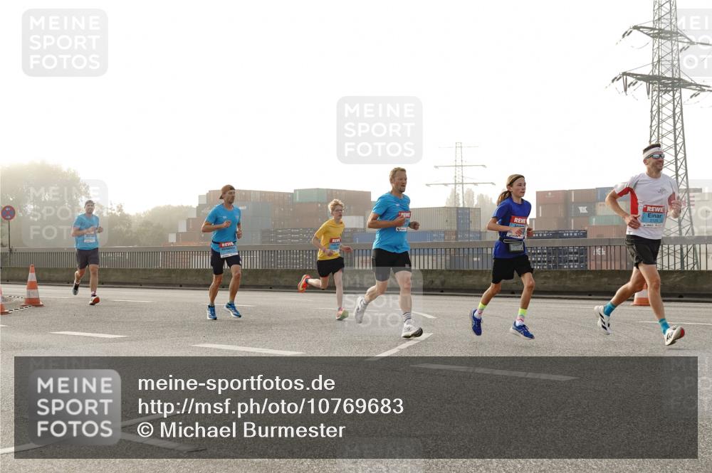 03.10.2026 - Köhlbrandbrückenlauf Michael Burmester http://msf.ph/oto/10769683 03.10.2026 09:12:15 Position 3 2125 meine-sportfotos.de