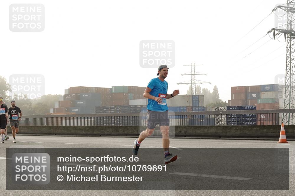 03.10.2026 - Köhlbrandbrückenlauf Michael Burmester http://msf.ph/oto/10769691 03.10.2026 09:12:18 Position 3  meine-sportfotos.de