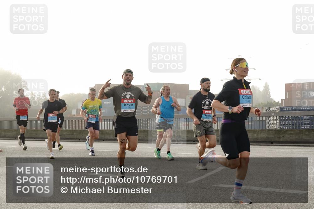 03.10.2026 - Köhlbrandbrückenlauf Michael Burmester http://msf.ph/oto/10769701 03.10.2026 09:12:21 Position 3 1413, 2148 meine-sportfotos.de