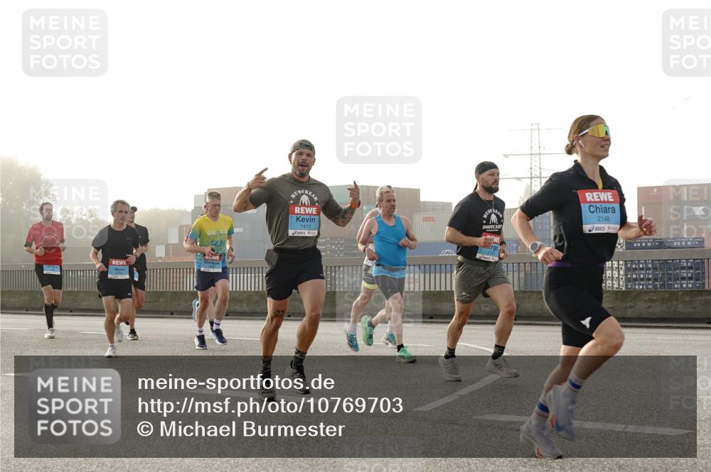 03.10.2026 - Köhlbrandbrückenlauf Michael Burmester http://msf.ph/oto/10769703 03.10.2026 09:12:21 Position 3 1413, 2148 meine-sportfotos.de