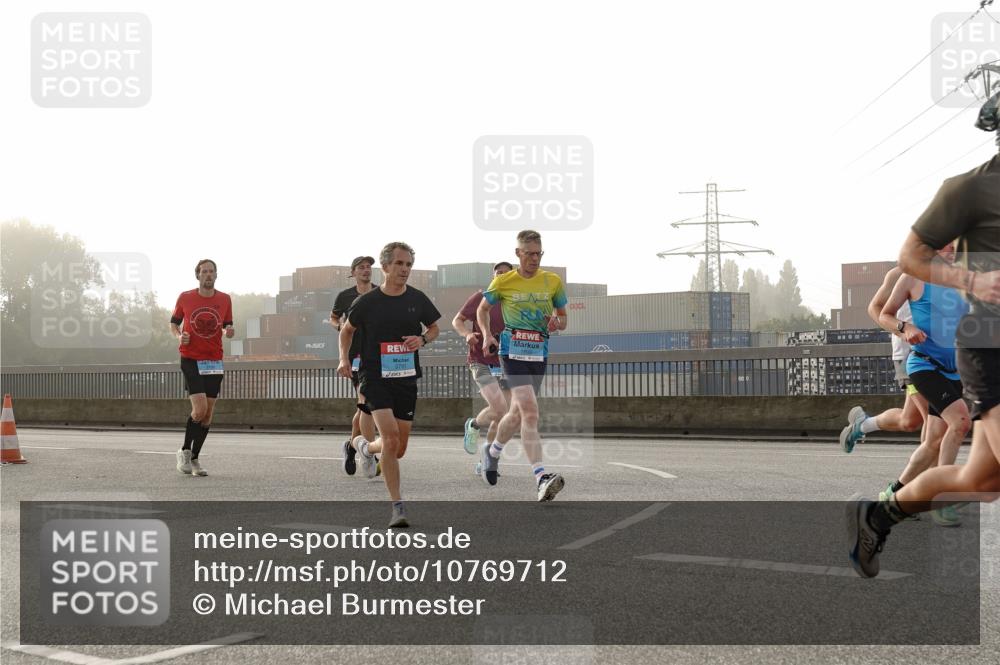 03.10.2026 - Köhlbrandbrückenlauf Michael Burmester http://msf.ph/oto/10769712 03.10.2026 09:12:22 Position 3  meine-sportfotos.de