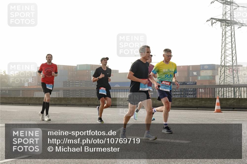03.10.2026 - Köhlbrandbrückenlauf Michael Burmester http://msf.ph/oto/10769719 03.10.2026 09:12:23 Position 3 379, 1803 meine-sportfotos.de