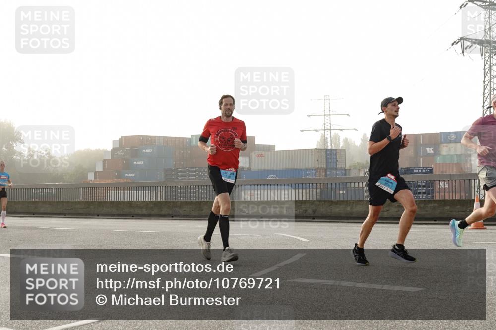 03.10.2026 - Köhlbrandbrückenlauf Michael Burmester http://msf.ph/oto/10769721 03.10.2026 09:12:24 Position 3 19, 3708 meine-sportfotos.de