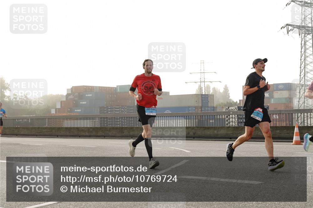 03.10.2026 - Köhlbrandbrückenlauf Michael Burmester http://msf.ph/oto/10769724 03.10.2026 09:12:24 Position 3 3708, 2198, 5 meine-sportfotos.de