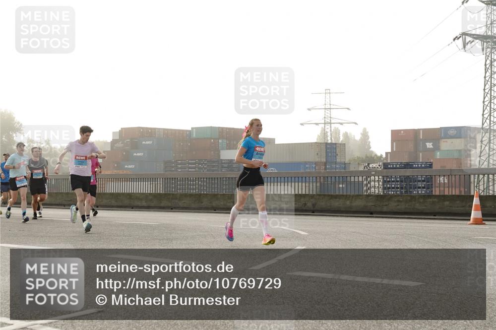 03.10.2026 - Köhlbrandbrückenlauf Michael Burmester http://msf.ph/oto/10769729 03.10.2026 09:12:27 Position 3  meine-sportfotos.de