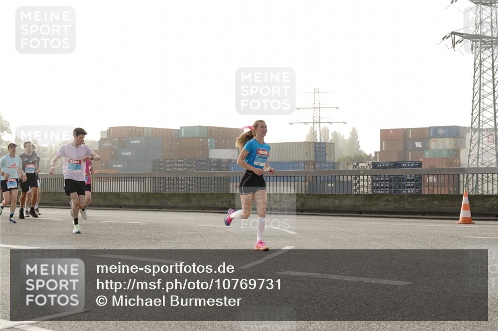 03.10.2026 - Köhlbrandbrückenlauf Michael Burmester http://msf.ph/oto/10769731 03.10.2026 09:12:27 Position 3  meine-sportfotos.de