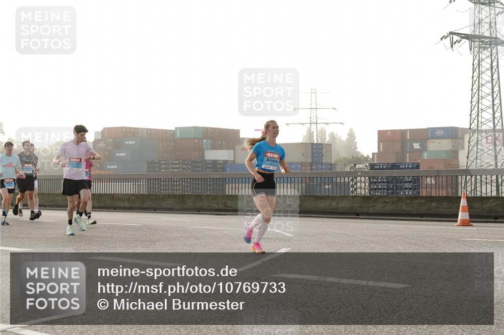 03.10.2026 - Köhlbrandbrückenlauf Michael Burmester http://msf.ph/oto/10769733 03.10.2026 09:12:27 Position 3  meine-sportfotos.de