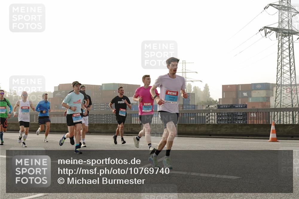 03.10.2026 - Köhlbrandbrückenlauf Michael Burmester http://msf.ph/oto/10769740 03.10.2026 09:12:29 Position 3 3803 meine-sportfotos.de
