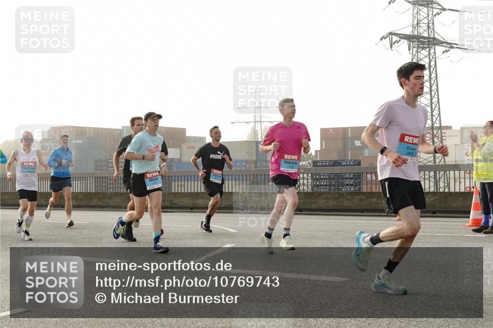 03.10.2026 - Köhlbrandbrückenlauf Michael Burmester http://msf.ph/oto/10769743 03.10.2026 09:12:30 Position 3 1397, 3803 meine-sportfotos.de