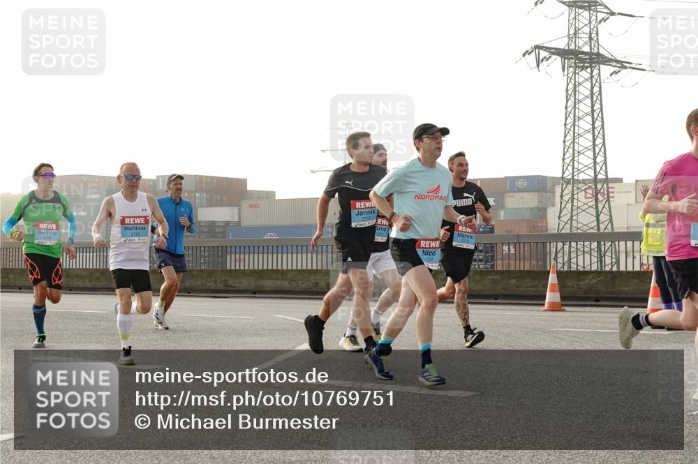 03.10.2026 - Köhlbrandbrückenlauf Michael Burmester http://msf.ph/oto/10769751 03.10.2026 09:12:31 Position 3 2046, 10, 2195, 2219, 1412, 1397 meine-sportfotos.de