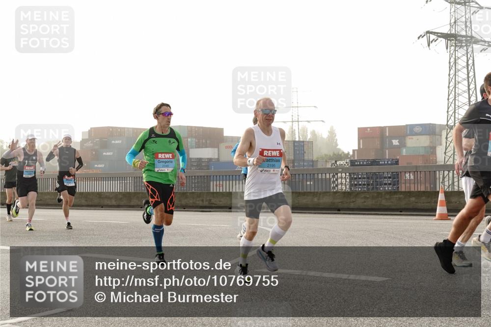 03.10.2026 - Köhlbrandbrückenlauf Michael Burmester http://msf.ph/oto/10769755 03.10.2026 09:12:31 Position 3 2046, 2195 meine-sportfotos.de