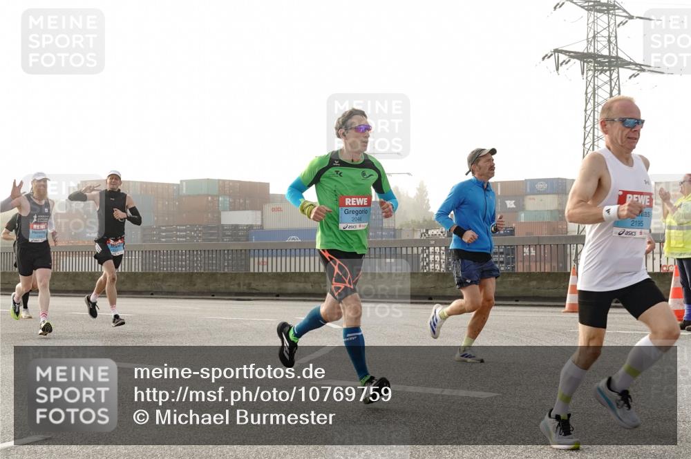 03.10.2026 - Köhlbrandbrückenlauf Michael Burmester http://msf.ph/oto/10769759 03.10.2026 09:12:32 Position 3 2046, 2195 meine-sportfotos.de