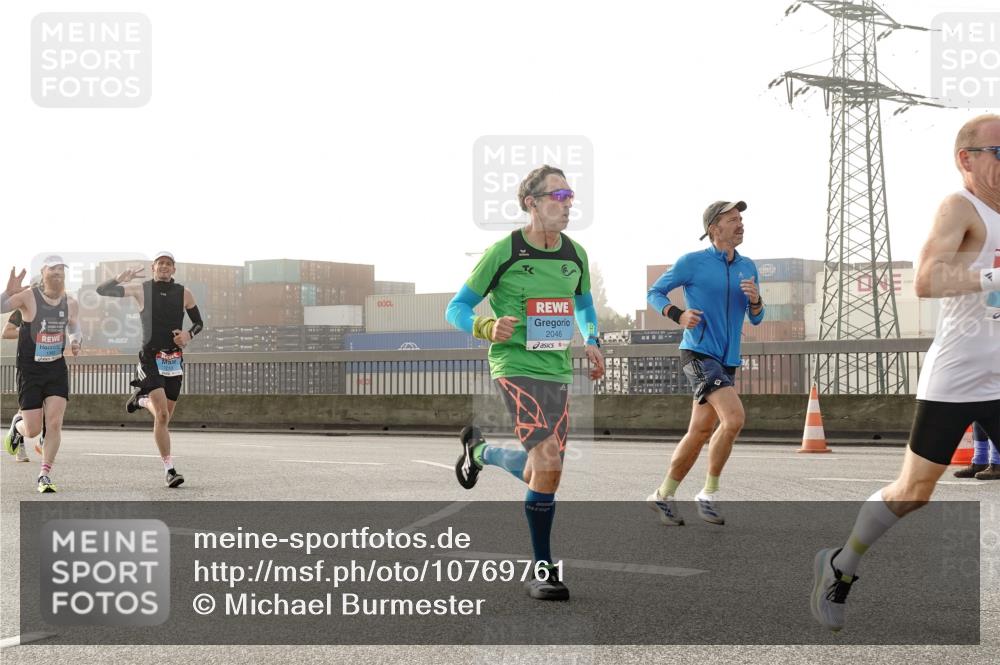 03.10.2026 - Köhlbrandbrückenlauf Michael Burmester http://msf.ph/oto/10769761 03.10.2026 09:12:32 Position 3 1392, 2046 meine-sportfotos.de