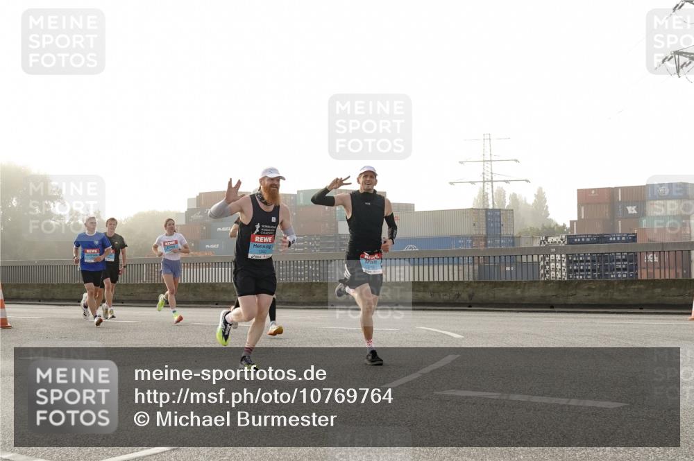 03.10.2026 - Köhlbrandbrückenlauf Michael Burmester http://msf.ph/oto/10769764 03.10.2026 09:12:33 Position 3  meine-sportfotos.de