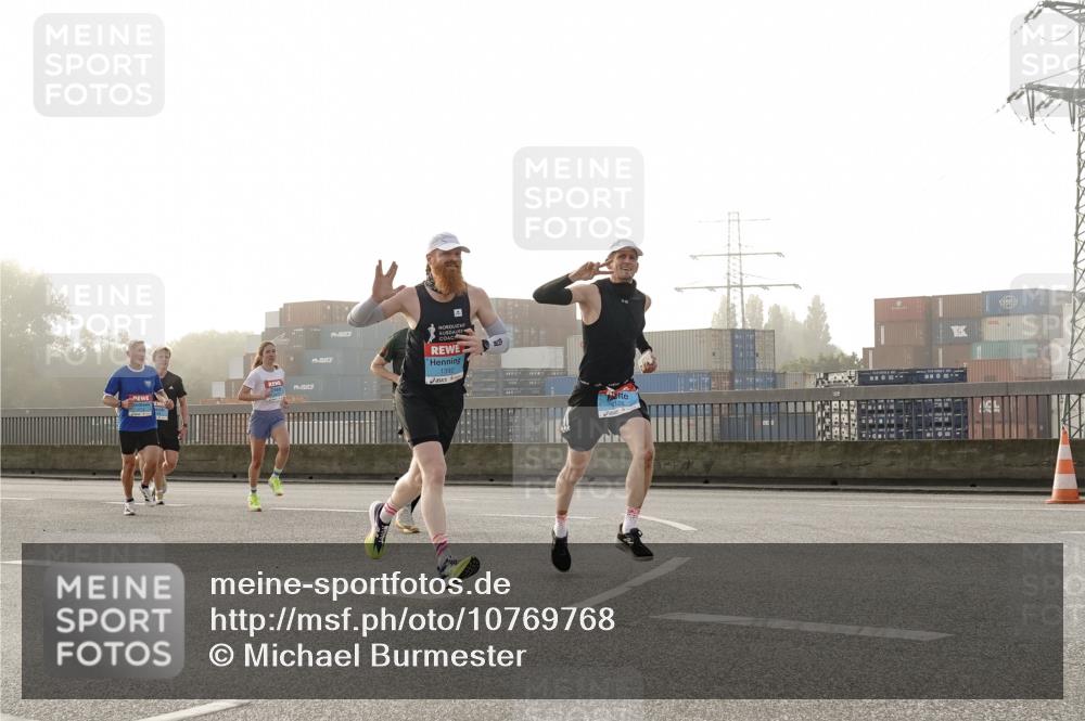 03.10.2026 - Köhlbrandbrückenlauf Michael Burmester http://msf.ph/oto/10769768 03.10.2026 09:12:33 Position 3  meine-sportfotos.de